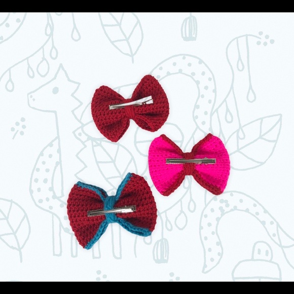 🎀Red Crochet Hair Bow🎀 - Picture 2 of 3